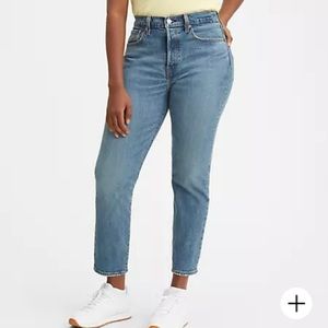 Levi’s Wedgit Fit Ankle Jean